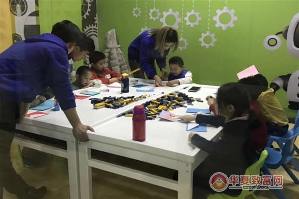 瓦力工厂机器人教育加盟